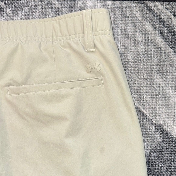 Under Armour Men's Size 38x30 Stretch Beige Joggers - Picture 9 of 10